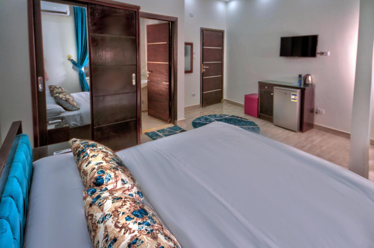 Tut Pyramids View Hotel Kafrat al Jabal Exterior photo