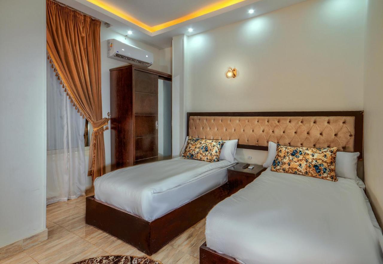 Tut Pyramids View Hotel Kafrat al Jabal Exterior photo